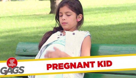 Diese Frau sieht das schwangere kleine Mädchen im Park. Doch als der Vater des Babys ankommt? Oh mein Gott!